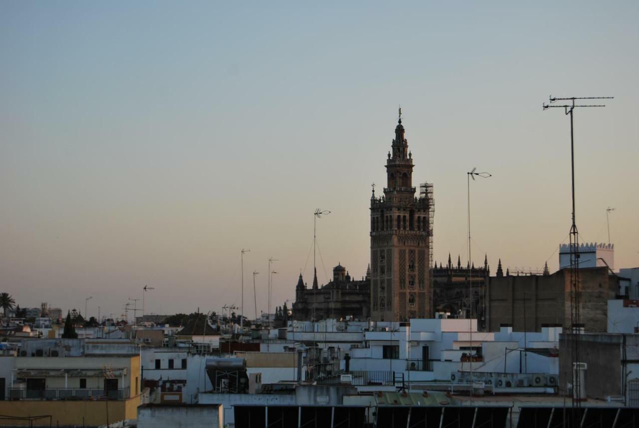 Atico Centrico Con Vistas Apartment Sevilla Bagian luar foto