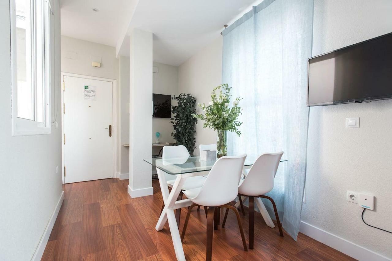 Atico Centrico Con Vistas Apartment Sevilla Bagian luar foto